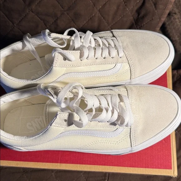 Vans Women's White Platform Sneakers - Picture 4 of 6
